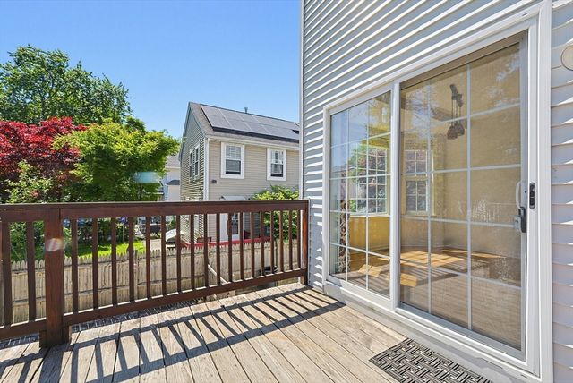 26 Oakwood St 26, Boston, MA 02136