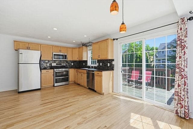 26 Oakwood St 26, Boston, MA 02136