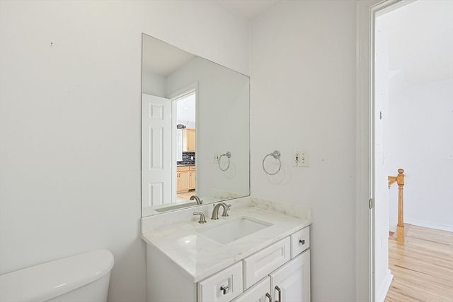 26 Oakwood St 26, Boston, MA 02136