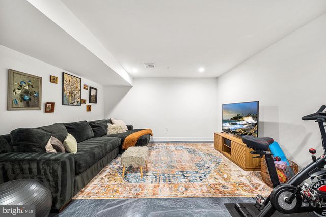 1117 EARL ST, Philadelphia, PA 19125