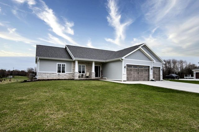 638 Red Oak DRIVE, Summit, WI 53066