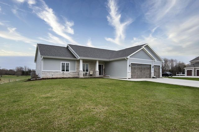 638 Red Oak DRIVE, Summit, WI 53066