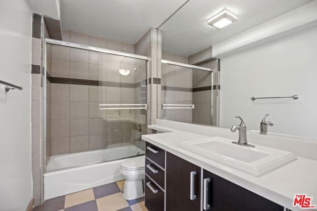 11346 Iowa Avenue 104, Los Angeles, CA 90025