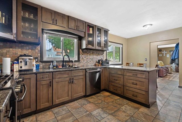1201 S 19TH STREET, Manitowoc, WI 54220