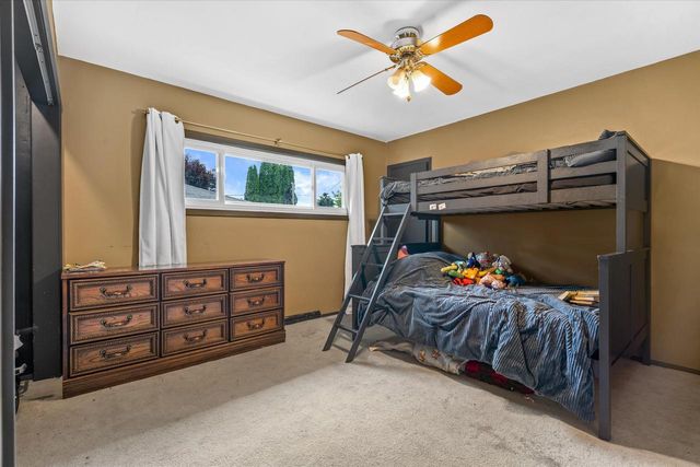 1201 S 19TH STREET, Manitowoc, WI 54220