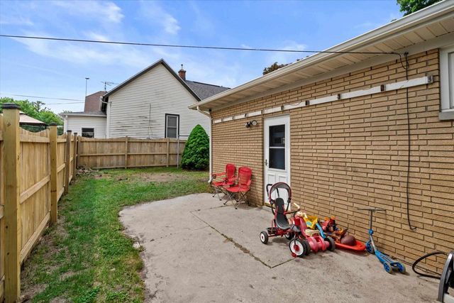 1201 S 19TH STREET, Manitowoc, WI 54220