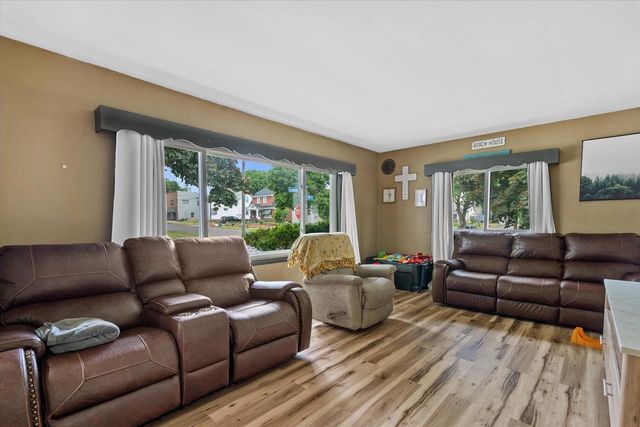 1201 S 19TH STREET, Manitowoc, WI 54220