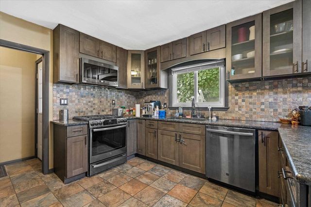 1201 S 19TH STREET, Manitowoc, WI 54220