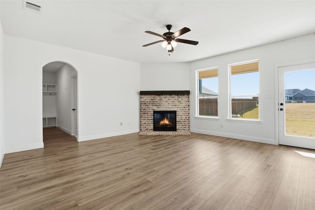 11701 Blackfoot Court, Godley, TX 76044