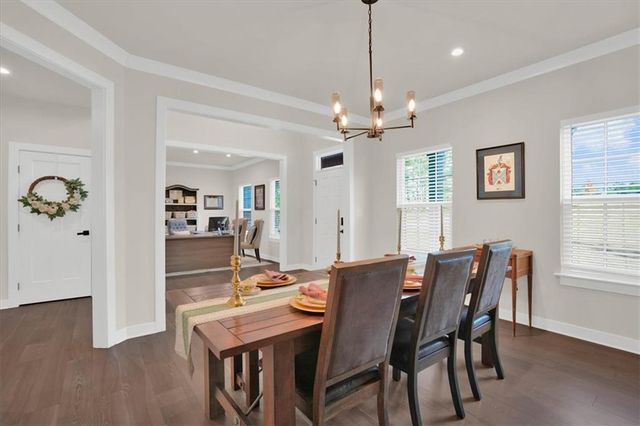 125 Longwood Drive, Fayetteville, GA 30215