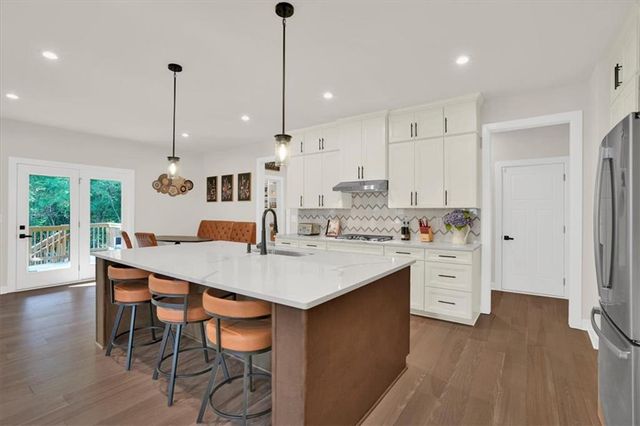125 Longwood Drive, Fayetteville, GA 30215