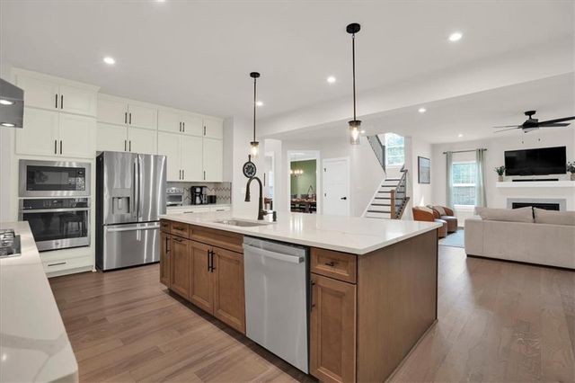 125 Longwood Drive, Fayetteville, GA 30215