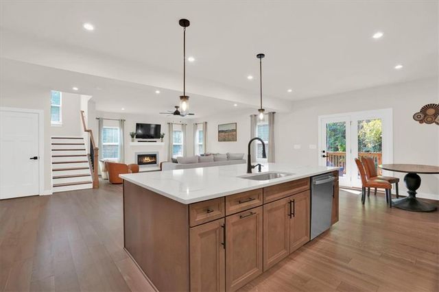 125 Longwood Drive, Fayetteville, GA 30215