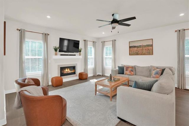 125 Longwood Drive, Fayetteville, GA 30215