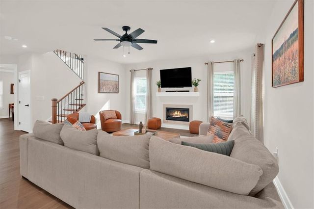 125 Longwood Drive, Fayetteville, GA 30215