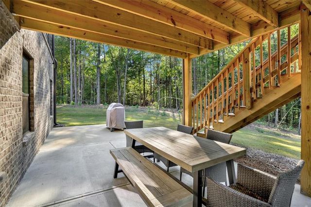 125 Longwood Drive, Fayetteville, GA 30215