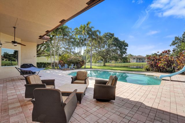 10324 SW 26th Street, Davie, FL 33324