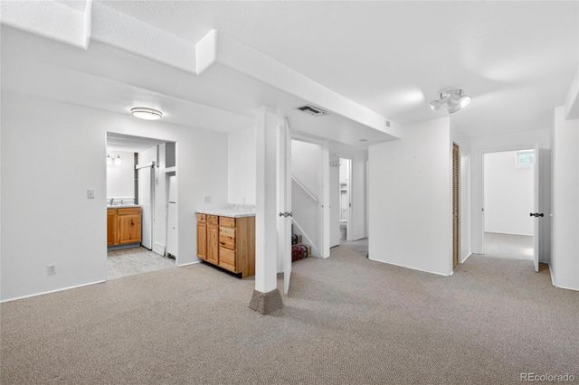 8165 W 17th Avenue, Lakewood, CO 80214