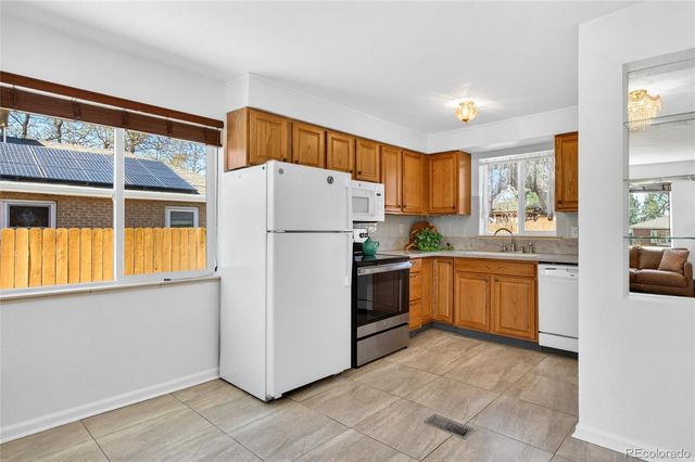 8165 W 17th Avenue, Lakewood, CO 80214