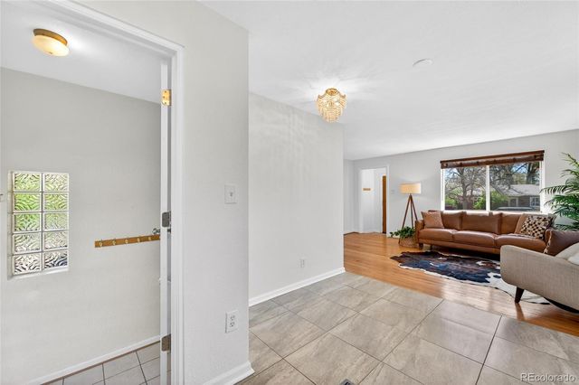 8165 W 17th Avenue, Lakewood, CO 80214