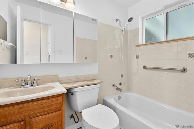 8165 W 17th Avenue, Lakewood, CO 80214