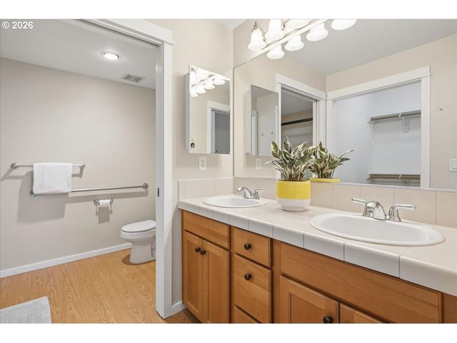 7247 Ne STONEYBROOK St, Hillsboro, OR 97124