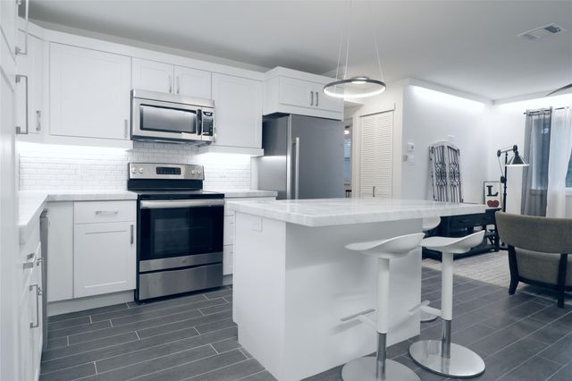 412 Pacific Street 7E, Houston, TX 77006