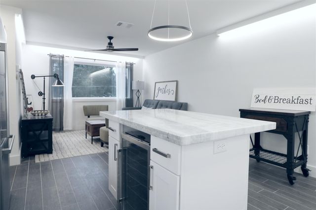 412 Pacific Street 7E, Houston, TX 77006