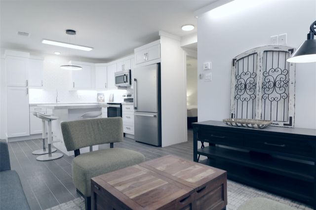 412 Pacific Street 7E, Houston, TX 77006