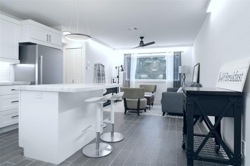 412 Pacific Street 7E, Houston, TX 77006