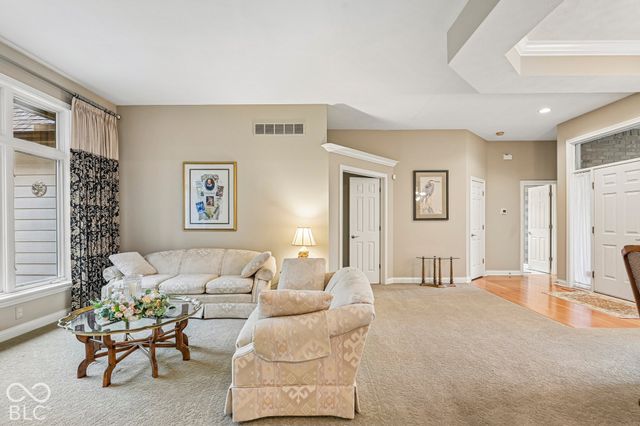 8715 Vintner Way, Indianapolis, IN 46256