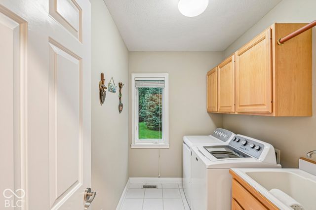 8715 Vintner Way, Indianapolis, IN 46256