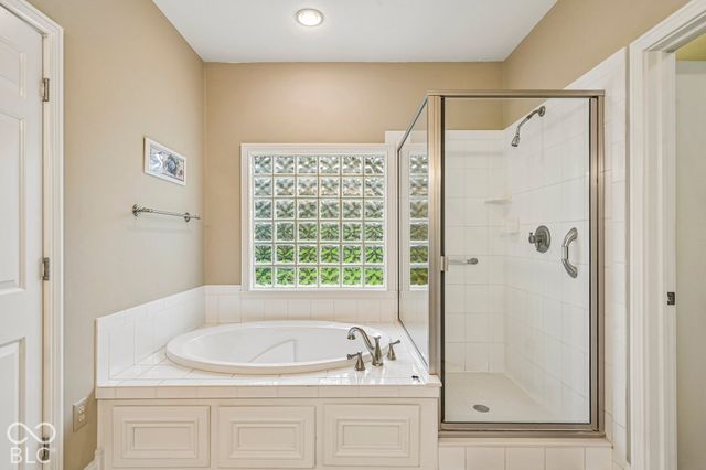 8715 Vintner Way, Indianapolis, IN 46256
