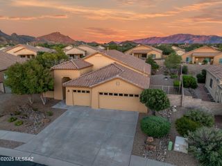 12898 N Cenozoic Drive, Marana, AZ 85658