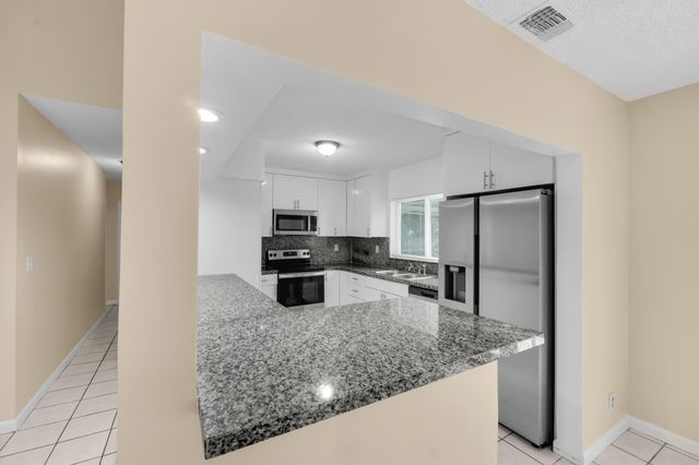 2070 NW 109th Avenue, Sunrise, FL 33322