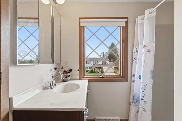 4543 Ducrest Drive, Columbus, OH 43220