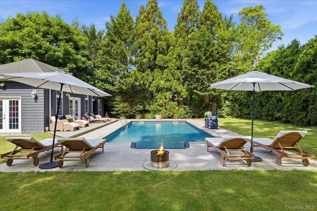 255 Sunset Avenue, Westhampton Beach, NY 11978