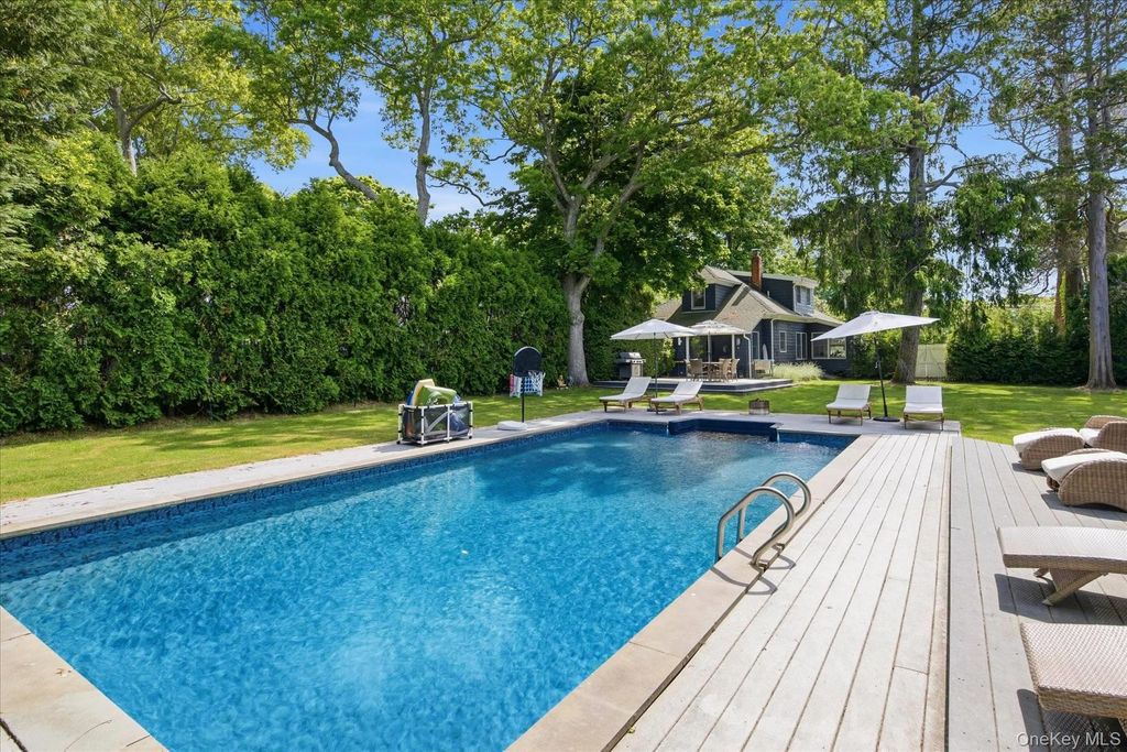 255 Sunset Avenue, Westhampton Beach, NY 11978