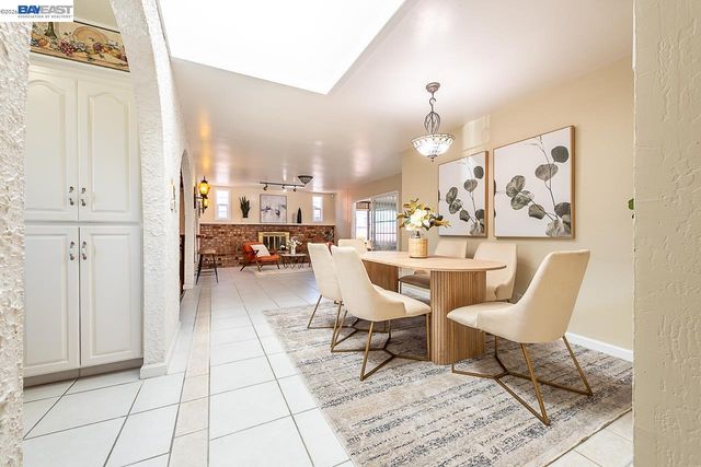 2444 Douglas St, Union City, CA 94587