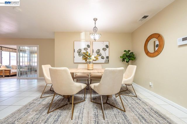 2444 Douglas St, Union City, CA 94587