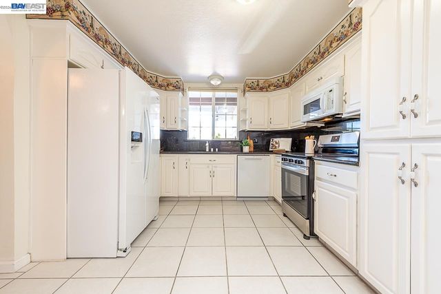 2444 Douglas St, Union City, CA 94587