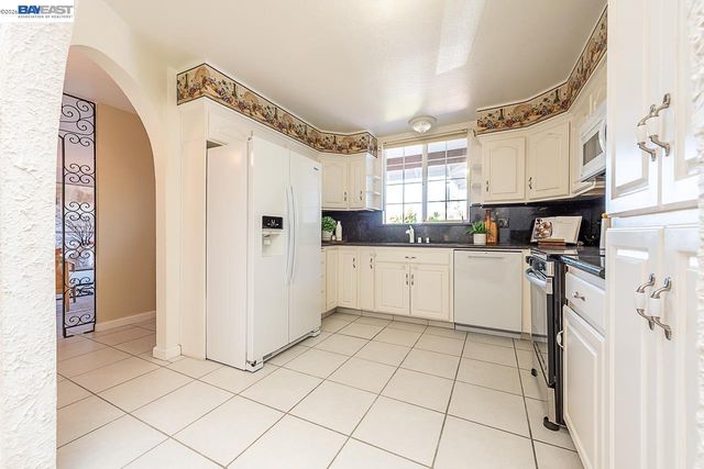 2444 Douglas St, Union City, CA 94587