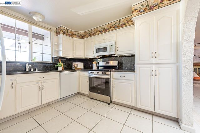 2444 Douglas St, Union City, CA 94587