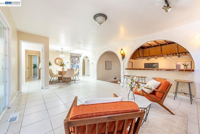 2444 Douglas St, Union City, CA 94587