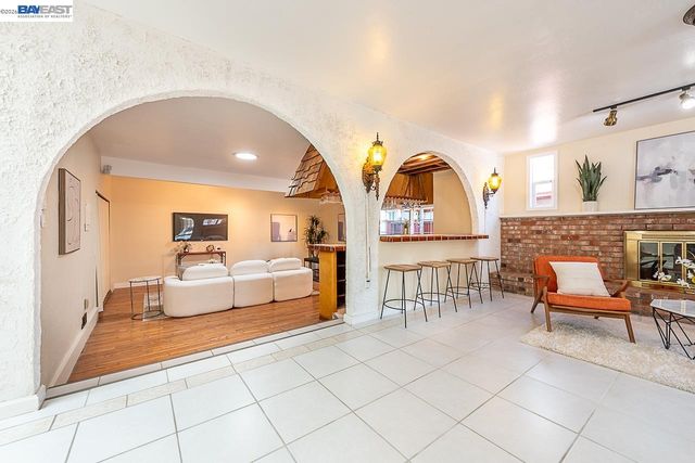 2444 Douglas St, Union City, CA 94587