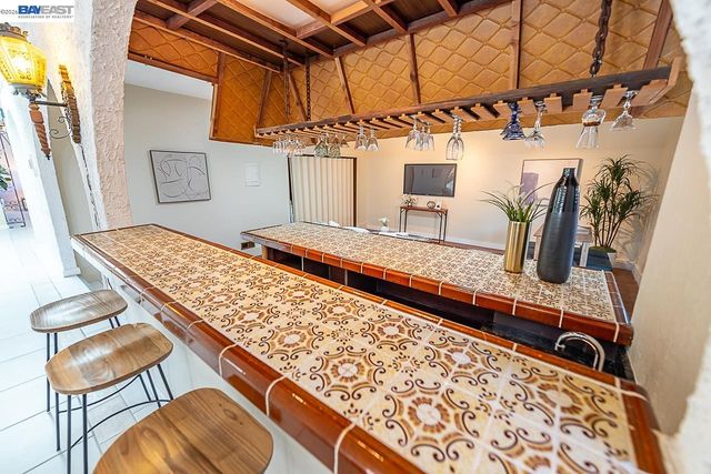 2444 Douglas St, Union City, CA 94587