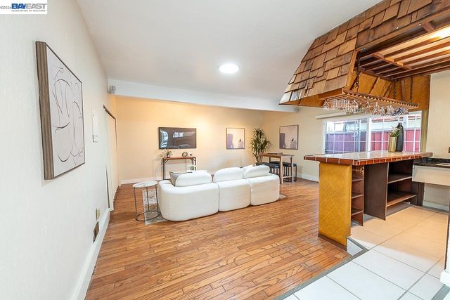 2444 Douglas St, Union City, CA 94587