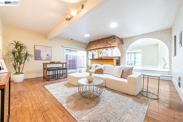 2444 Douglas St, Union City, CA 94587