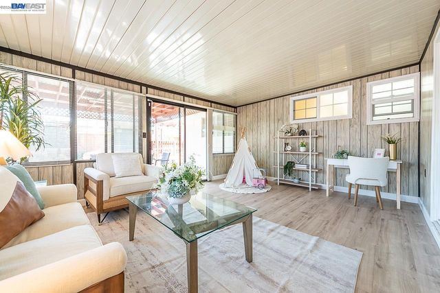 2444 Douglas St, Union City, CA 94587