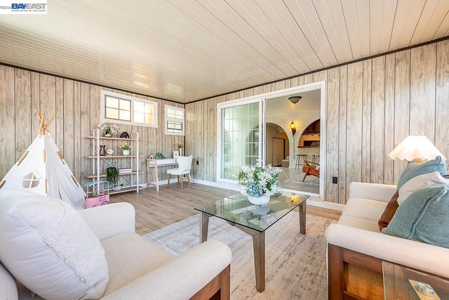 2444 Douglas St, Union City, CA 94587